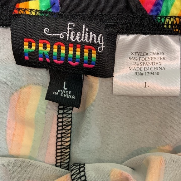 NWT Feeling Proud Pride Rainbow Hearts black leggings - Picture 4 of 4